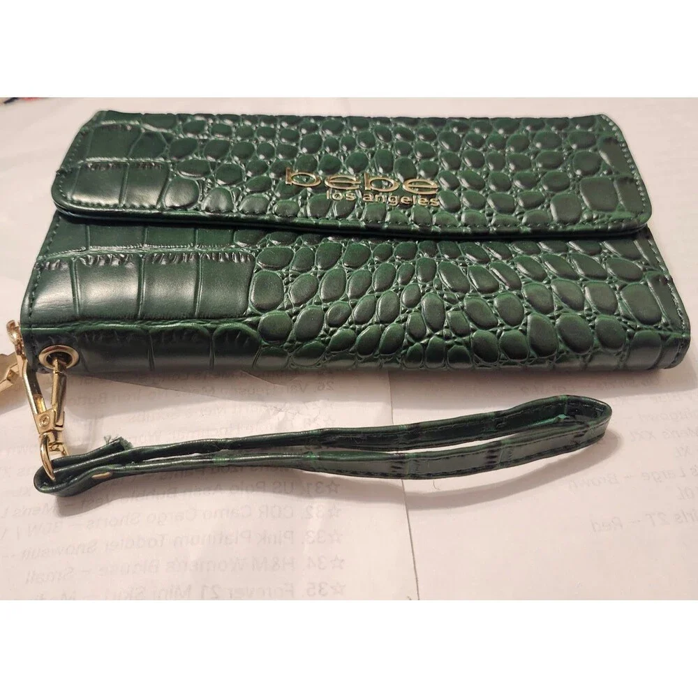 Bebe Croc‑Embossed Green Wristlet Wallet – Gold Hardware